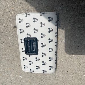 Mickey Lounge fly wallet